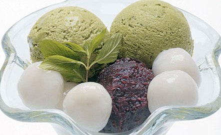Мороженое Матча с красной фасолью и рисовыми шариками, ресторан «Ichiban Boshi» (Ичибан Боши)