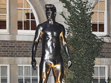 Статуя Дэвида Бекхэма (David Beckham)